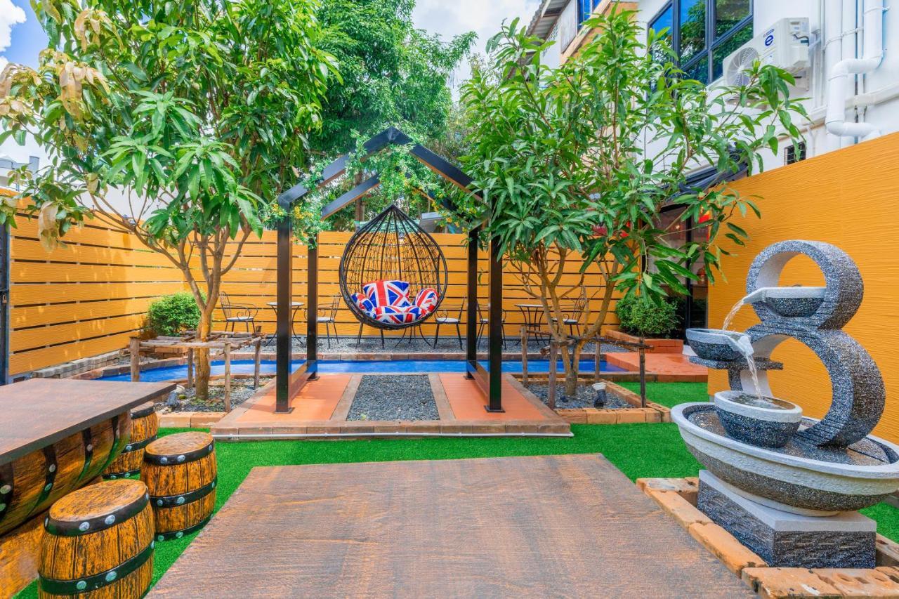 Hostel Marco Polo Phuket Poshtel & Bistro Exterior foto